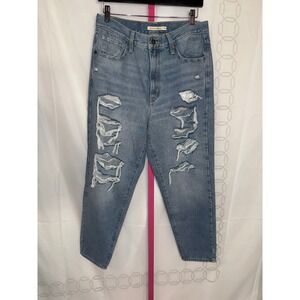 Levi Strauss High Waisted Mom Jeans Distressed Light Wash Size 30